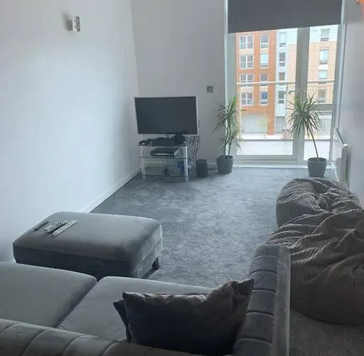 Recently Refurbished Apt Central Mk Free Parking